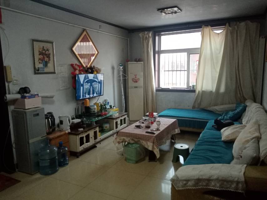 精裝修3室1廳1衛(wèi)105m21100元/月