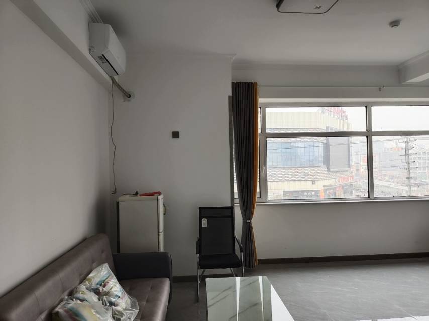 繁華商圈，交通便利，好房出租。