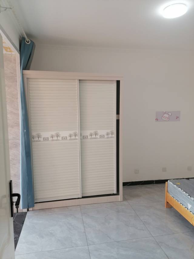 杏騰國際新樓好樓層，裝修新，有部分家具