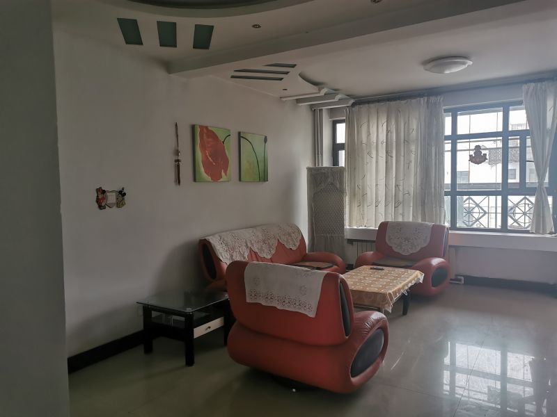 品質(zhì)小區(qū)！4室2廳2衛(wèi)138m2全明戶型，朝向采光好。