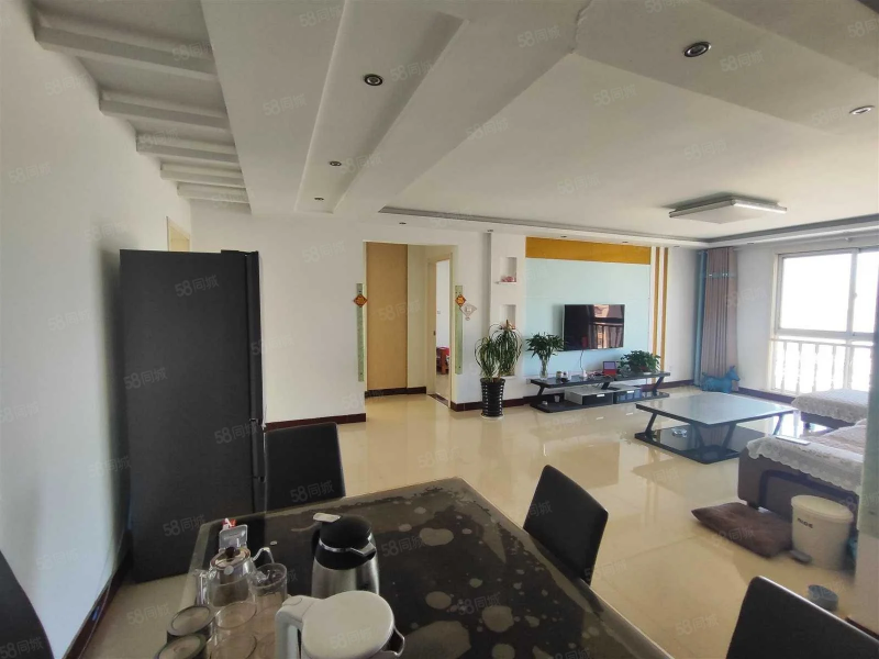 3室2廳1衛(wèi)112萬元138m2