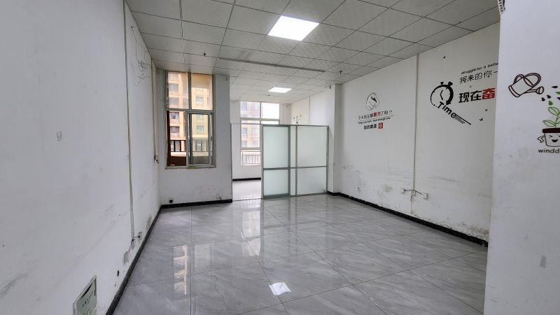 熙城熙園4樓可做復(fù)式，全款包更名隨時(shí)看房