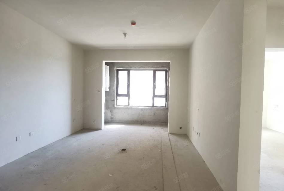 毛坯3室1廳1衛(wèi)112m280萬(wàn)元