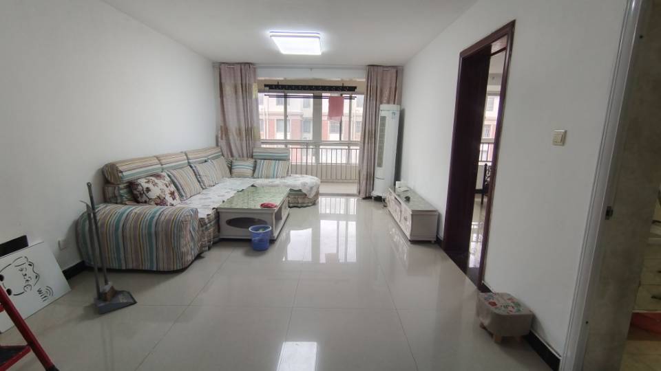 城東三室，基本都有，3室2廳1衛(wèi)95m21350元/月