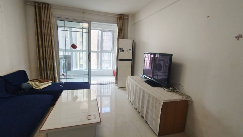 城東小高層11樓大2室滿兩年，