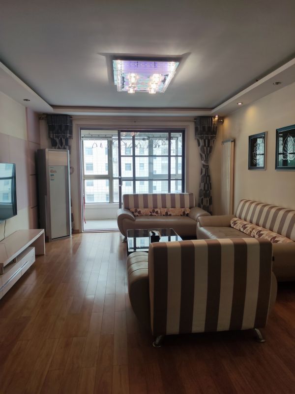 普通裝修3室2廳2衛(wèi)125m2139萬(wàn)元