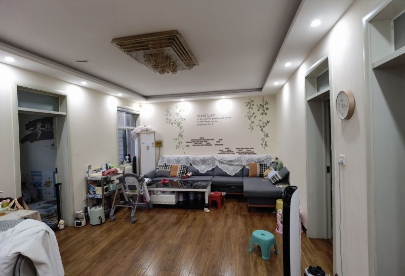 滕北學(xué)區(qū)房，精裝修3室2廳1衛(wèi)102m268萬(wàn)元