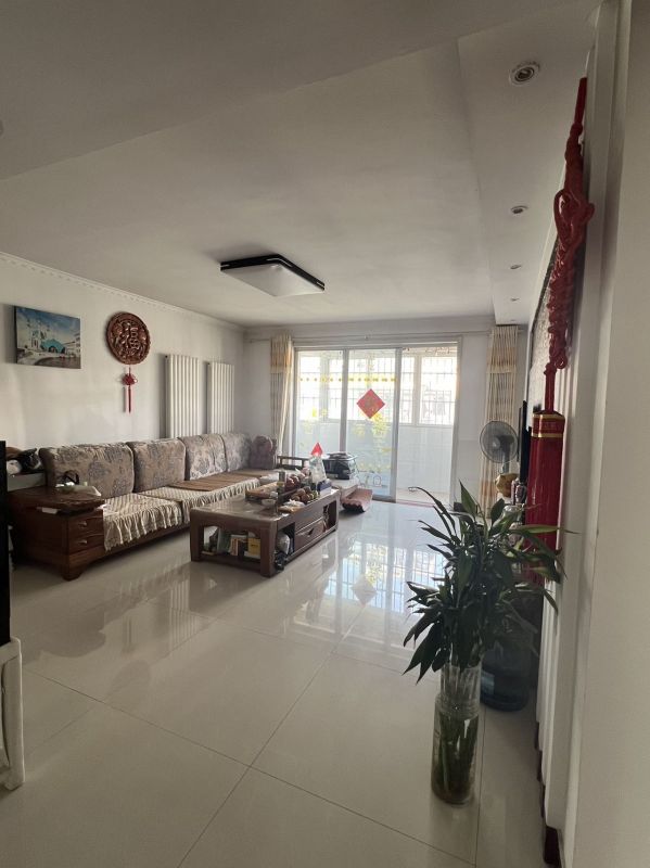 普通裝修3室2廳2衛(wèi)120m299萬元