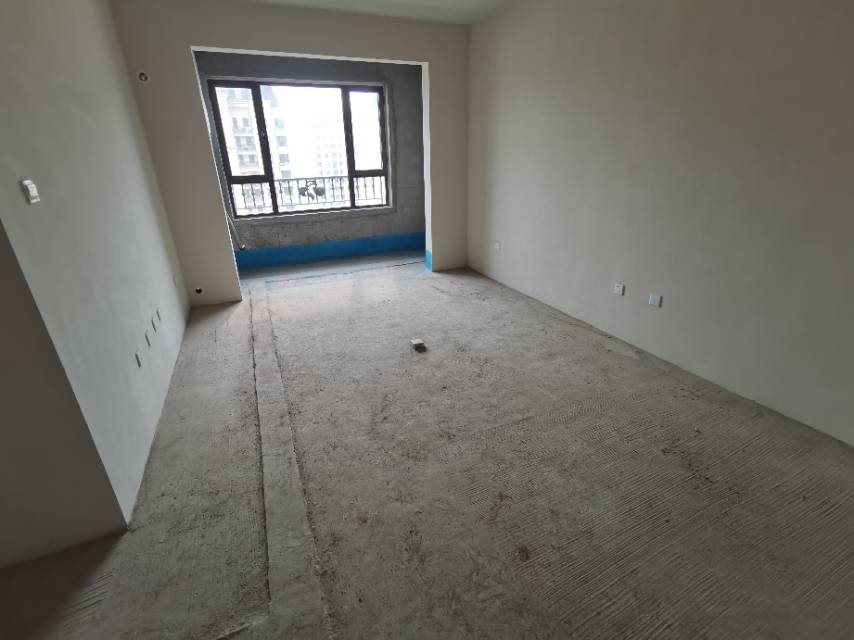 奧體華府毛坯2室2廳1衛(wèi)93m276萬(wàn)元