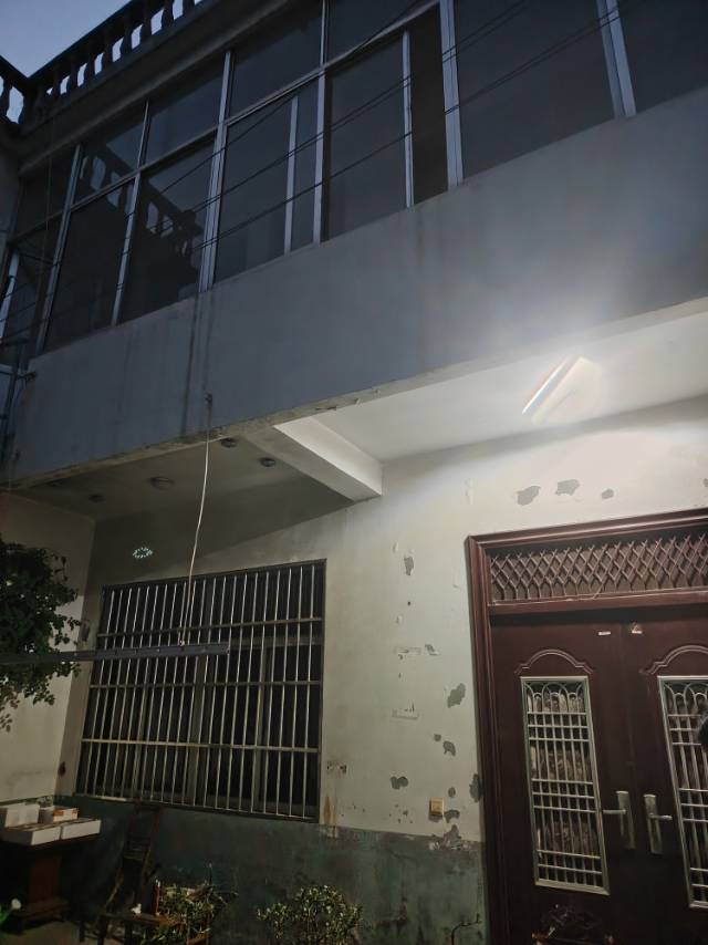 普通裝修3室1廳1衛(wèi)80m2500元/月