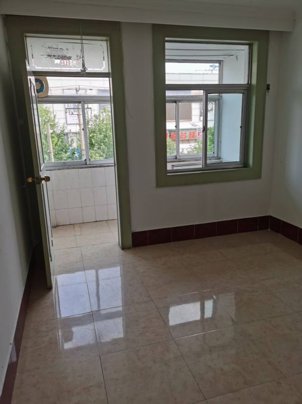 精裝3室1廳1衛(wèi)80m21000元/月