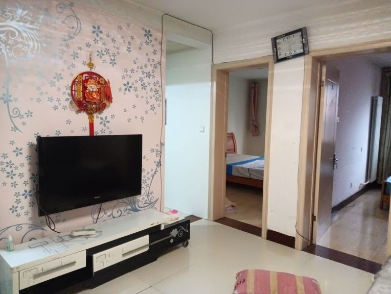 品質小區(qū)！3室1廳1衛(wèi)90m2，拎包入駐，隨時看房。