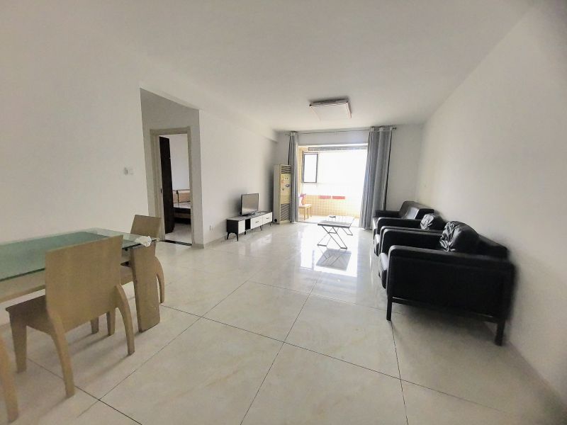 普通裝修2室2廳1衛(wèi)108m21300元/月