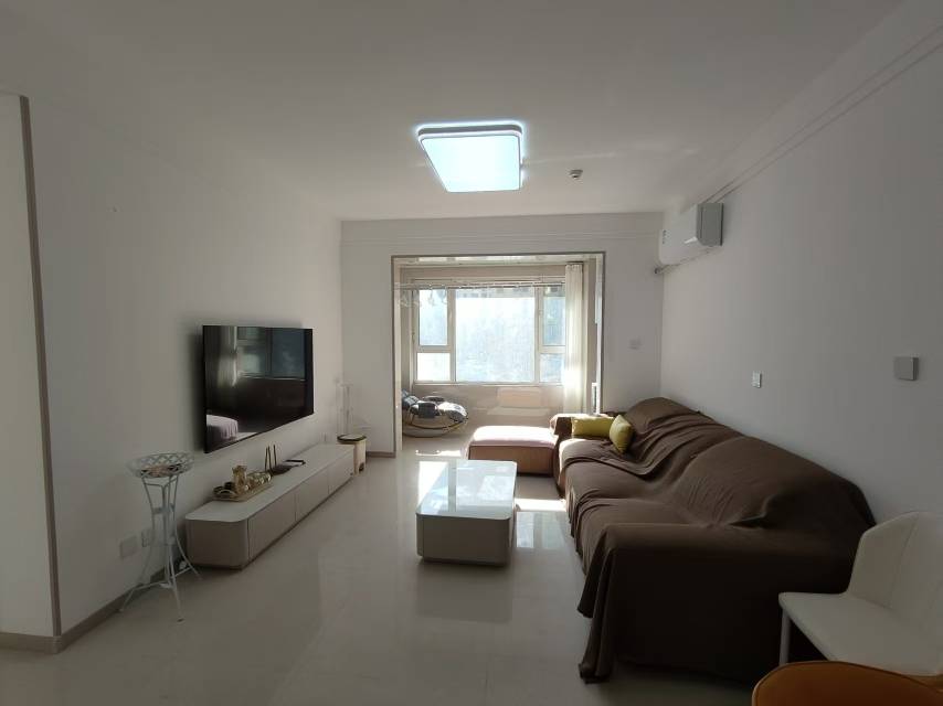 精裝修3室2廳1衛(wèi)104m279萬(wàn)元