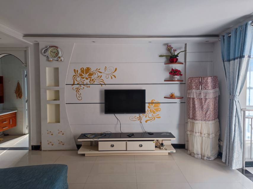 精裝修3室2廳1衛(wèi)113m21333元/月