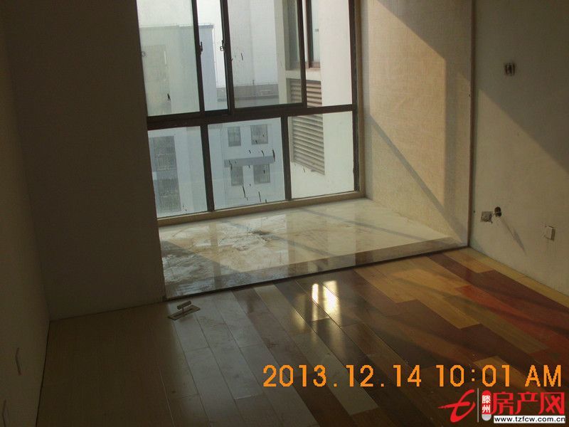 新裝修龍泉廣場東荊河?xùn)|臨遠(yuǎn)航水晶城