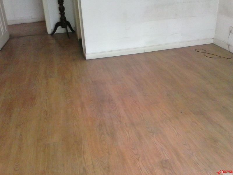 小區(qū)環(huán)境不錯，經(jīng)典小戶型部價低樓層好