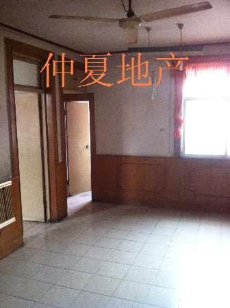 東寺院落戶新實(shí)小有供暖四樓滿五年可貸