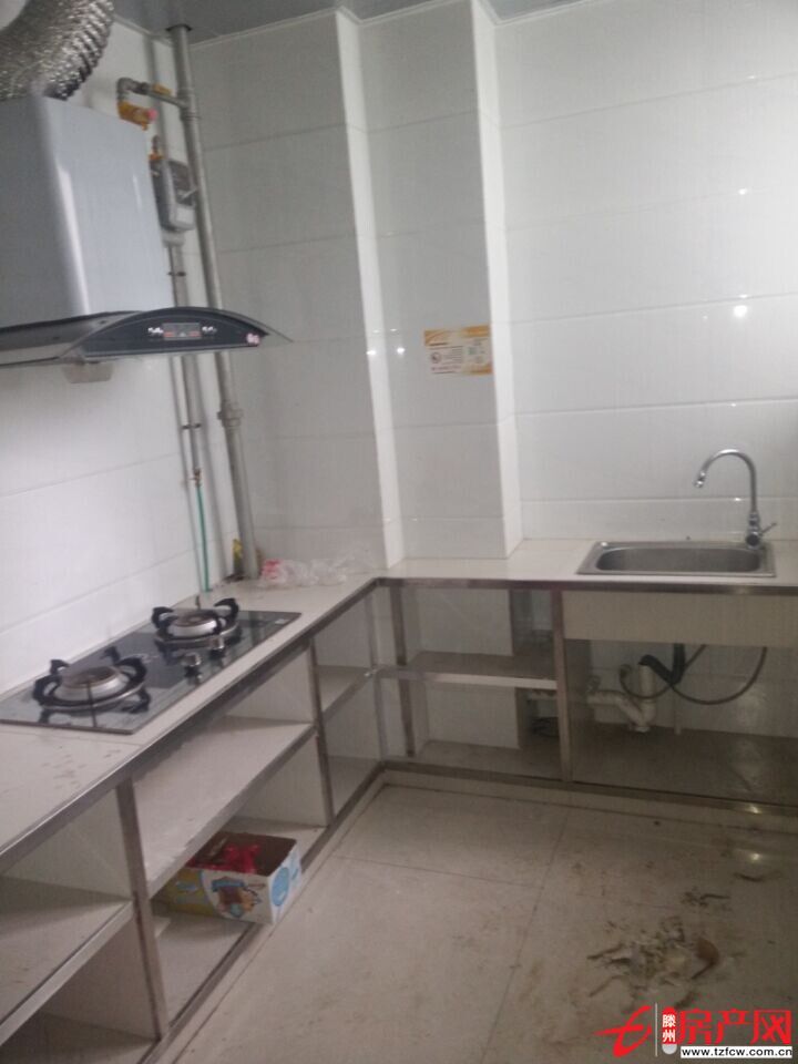 名仕豪庭，龍泉廣場(chǎng)東，精裝修，很干凈漂亮的房子