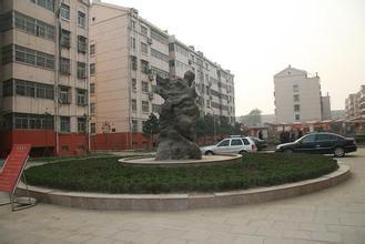 新興南區(qū)（學區(qū)房），設(shè)施齊全，拎包即住