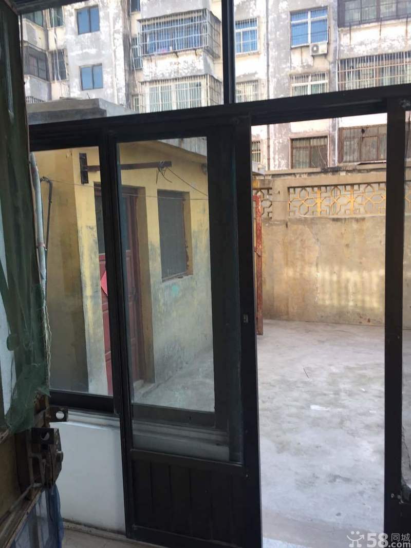 人民銀行一樓帶院出售