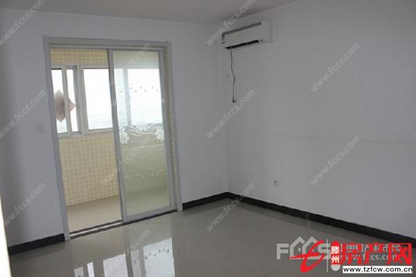 問天三期家具空調(diào)暖氣都有