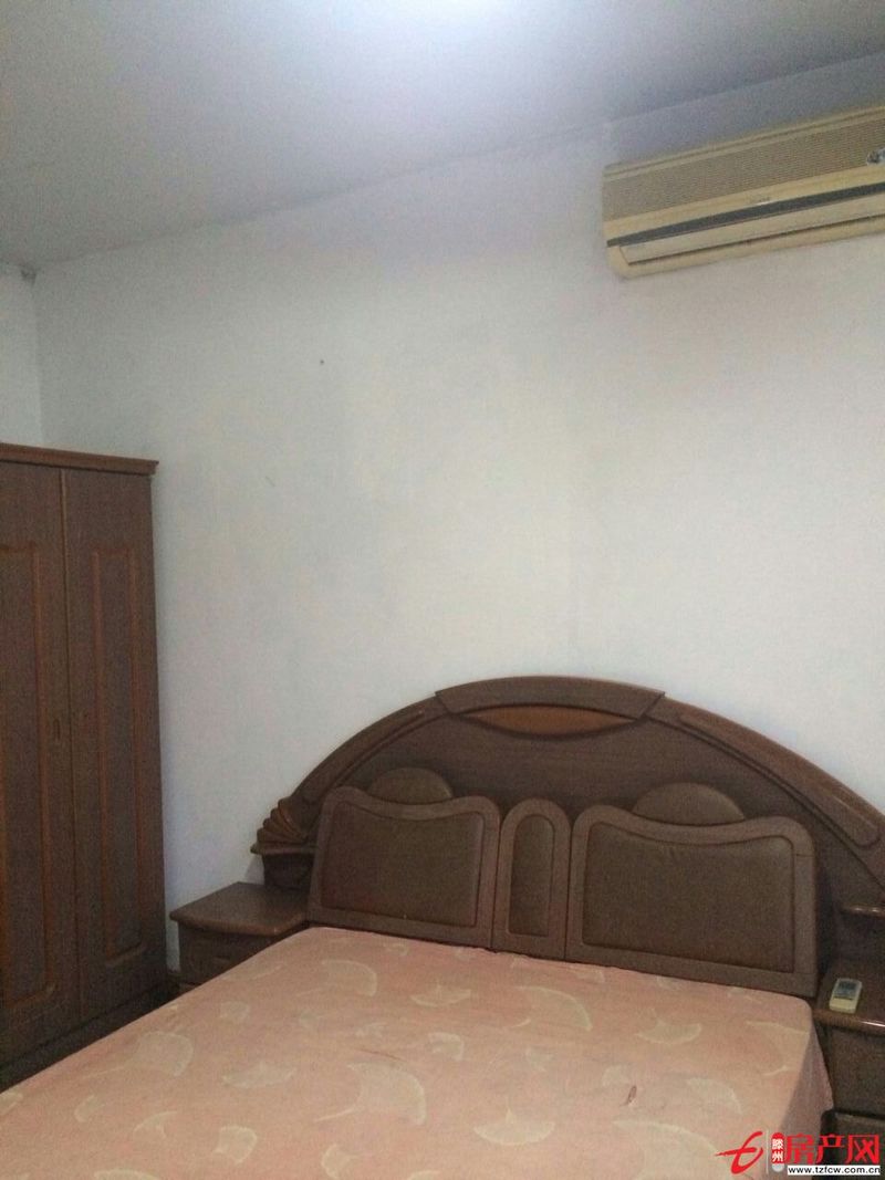 城南東寺院小區(qū)四樓二室一廳出租