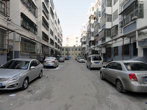 府前小區(qū)全套家具、家電，拎包即住，干凈衛(wèi)生，