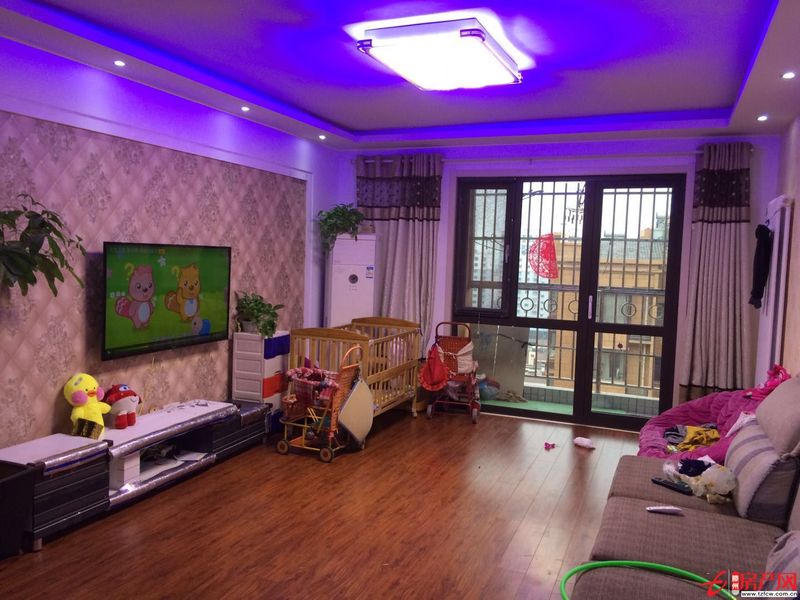 優(yōu)品天地精裝房黃金樓層價格美麗。