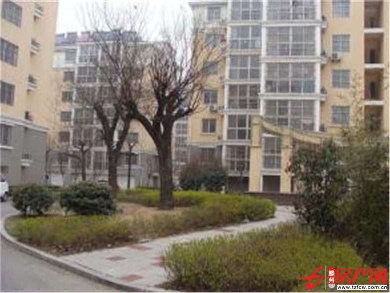 鴻福佳苑，北辛學(xué)區(qū)，可貸款，含車庫儲(chǔ)藏室，隨時(shí)看房