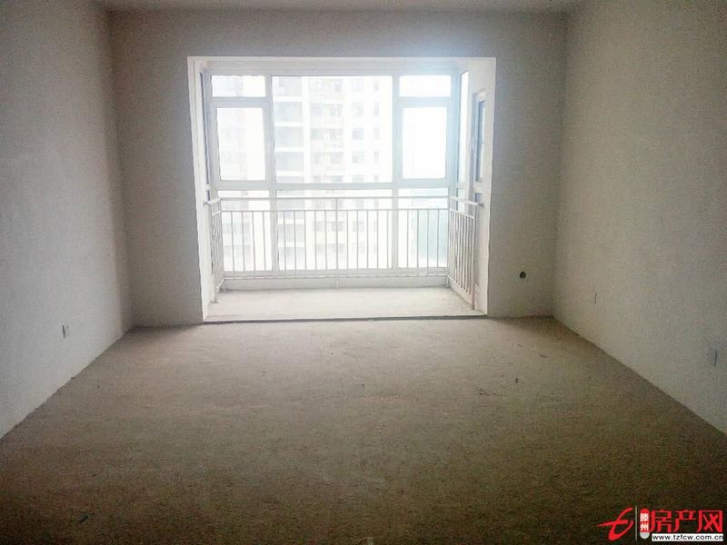 人和藍(lán)灣，3室2廳，146平，毛坯，3個(gè)陽臺(tái)，黃 金樓層