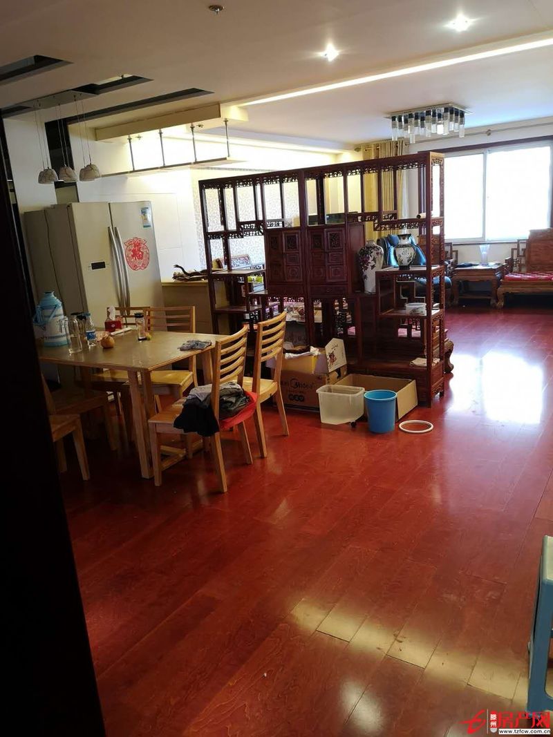 問(wèn)天二期，三室朝陽(yáng)，精裝修，證滿(mǎn)兩年，配合貸款。