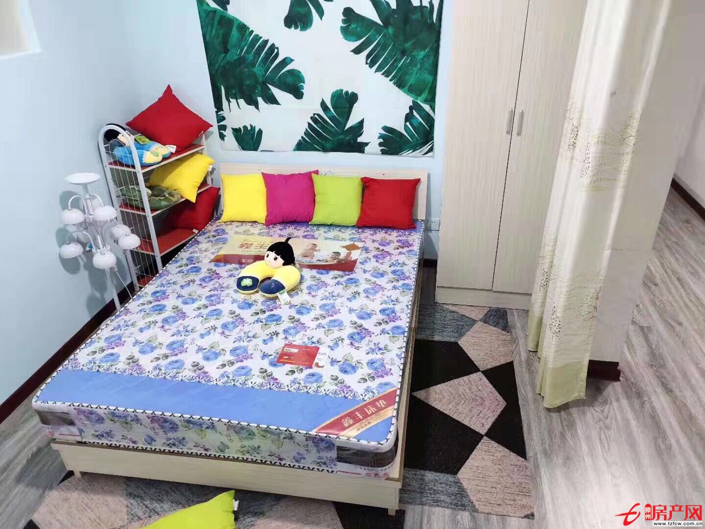 問天東區(qū)合租房，配套齊全，交通方便，拎包即住。