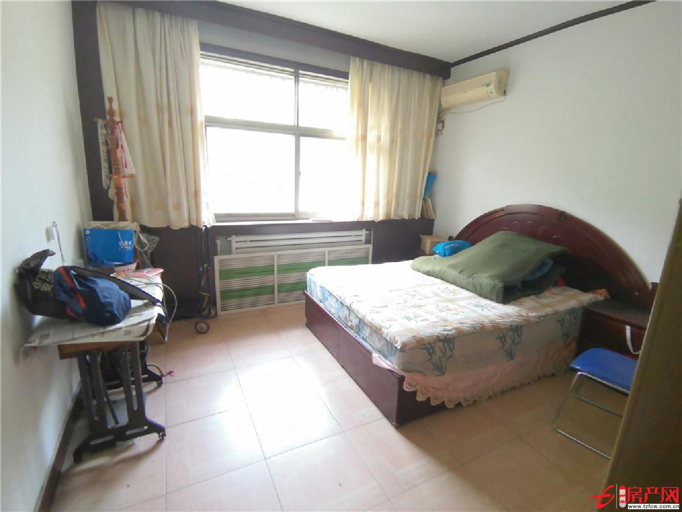 金色家園對過老院里  3 室  有證可貸款 帶40平院子