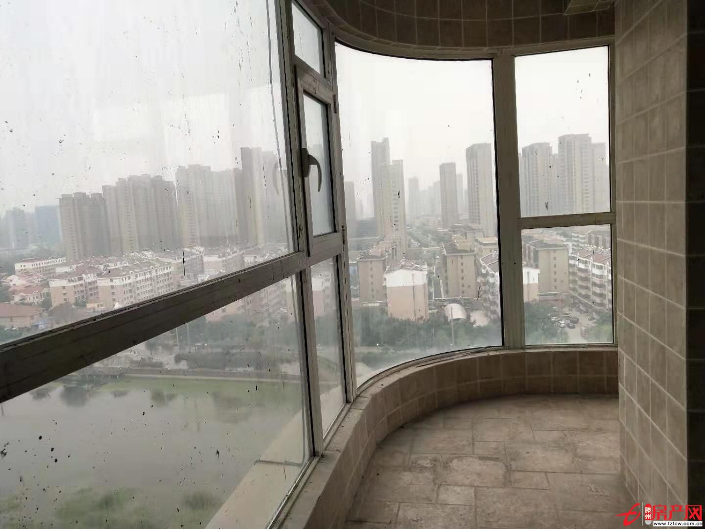 海上明月沿河好樓層，大三室，滿二年可貸款，無綁定，隨時看