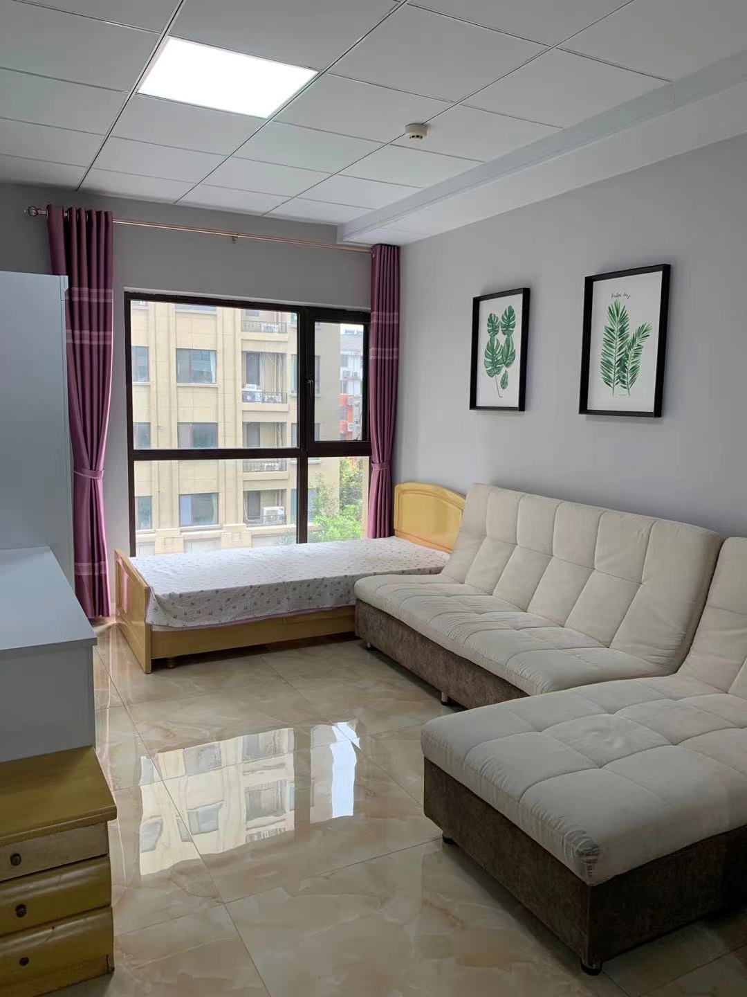 緊鄰新一中，和家園小區(qū)，南北通透，拎包入住，