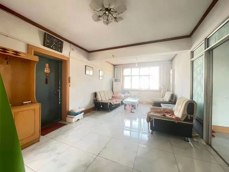 普通裝修3室2廳1衛(wèi)112m21500元/月