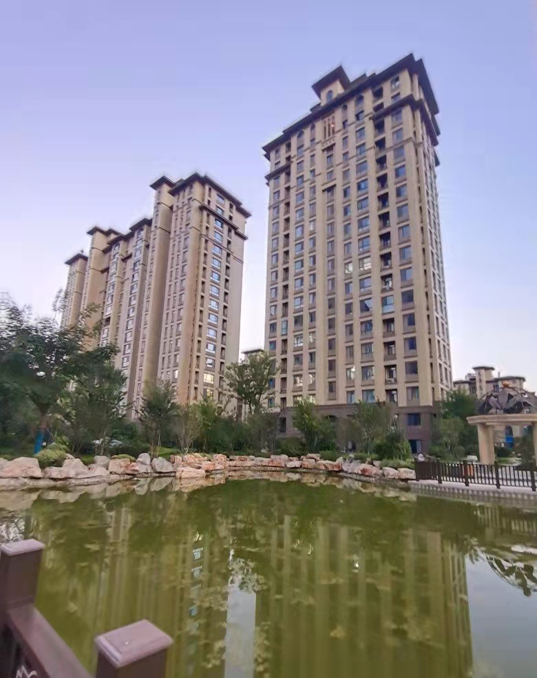 滕北東城名景小區(qū)稀有電梯洋房誠(chéng)心出售