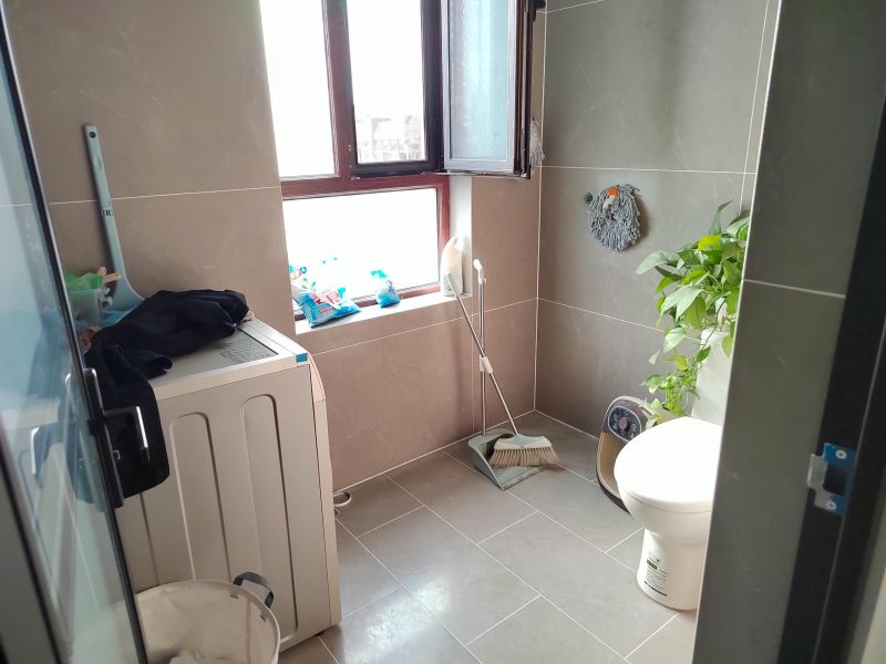 普通裝修2室2廳1衛(wèi)95m2104萬元