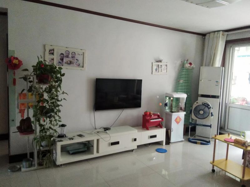 普通裝修3室2廳1衛(wèi)116m21350元/月