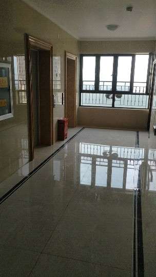 房東直售！祥云奧體華府3室2廳2衛(wèi)114萬(wàn)元136m2毛坯?？煞制诟犊?。