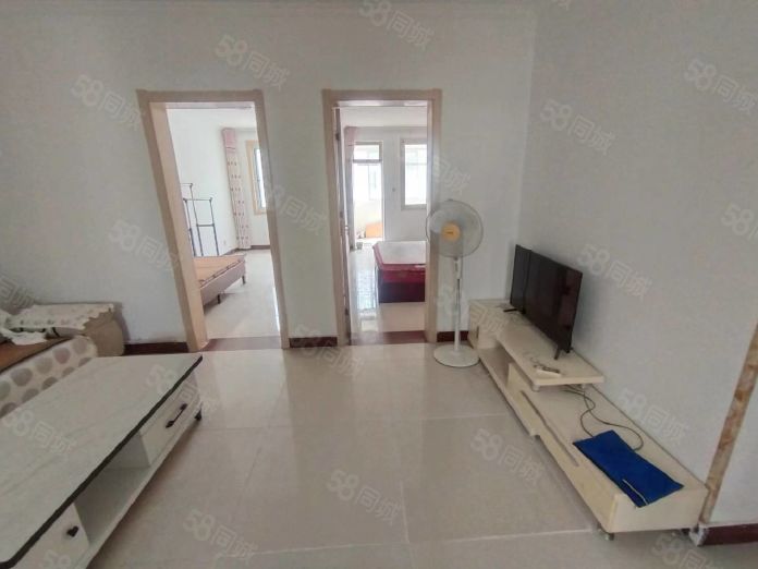 新出安東花園南區(qū)精裝修家具家電齊全拎包住3室2廳1衛(wèi)95m21666元/月