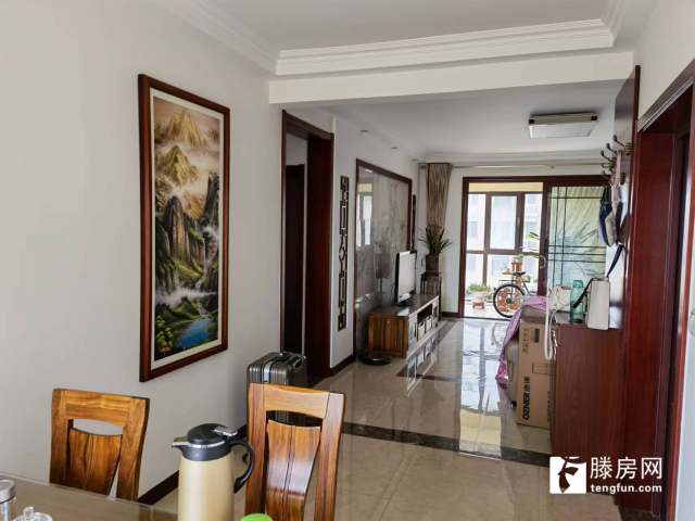 精裝修3室2廳2衛(wèi)156m21.3萬元，送獨(dú)立車位。