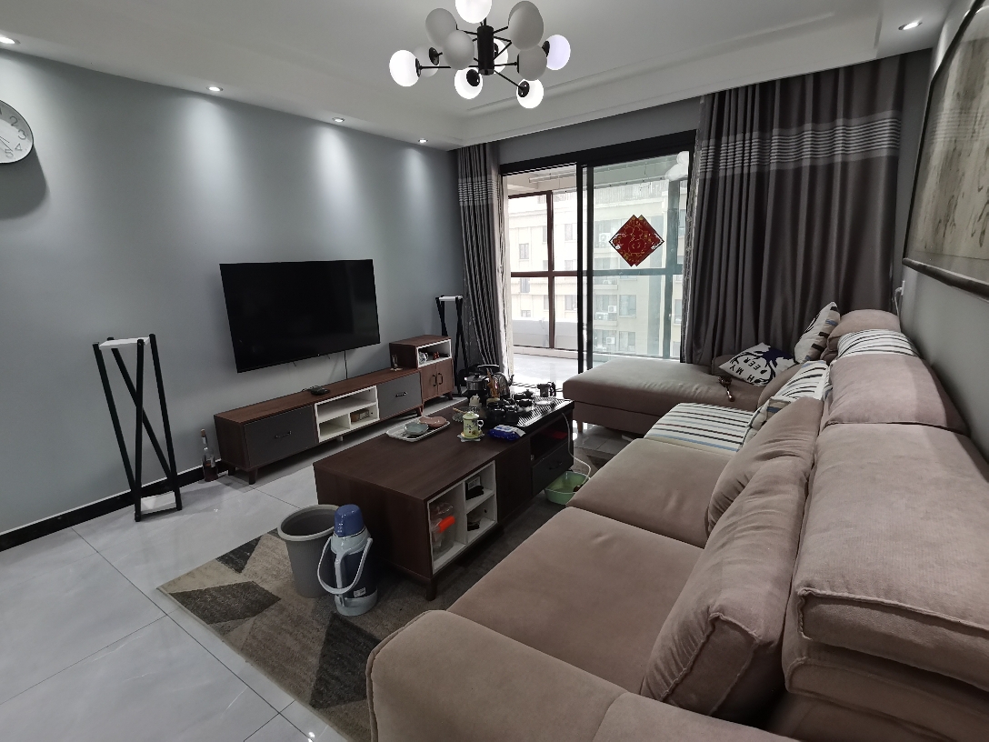 和家園 精裝修3室2廳2衛(wèi)135m2178萬元