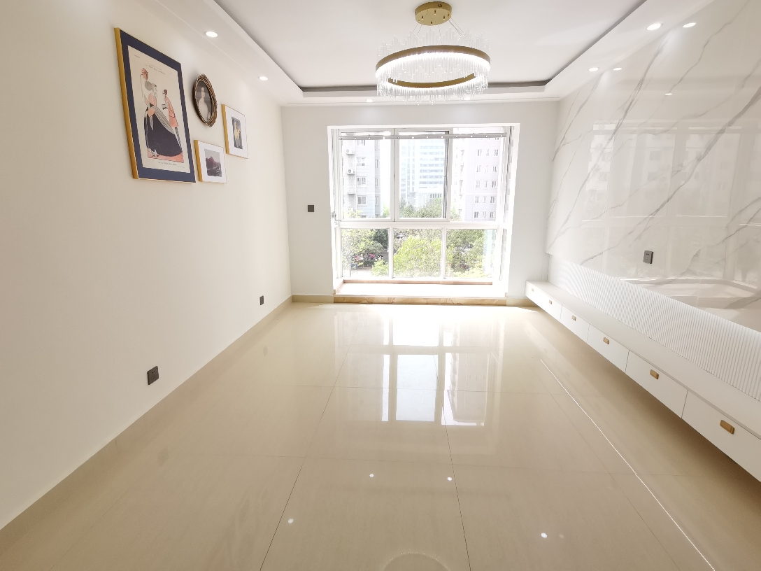 和諧康城E  3室2廳1衛(wèi) 104m2 105萬元