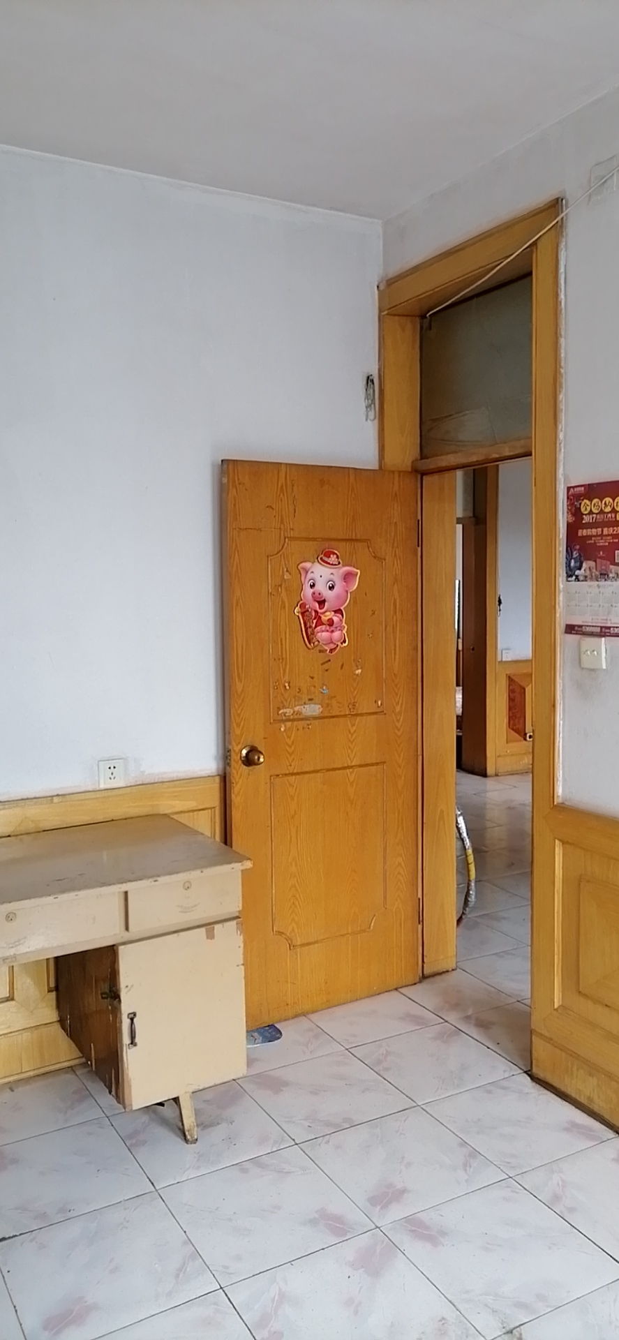 一中東校學(xué)區(qū)房2樓3室1廳1衛(wèi)86m21333元一月