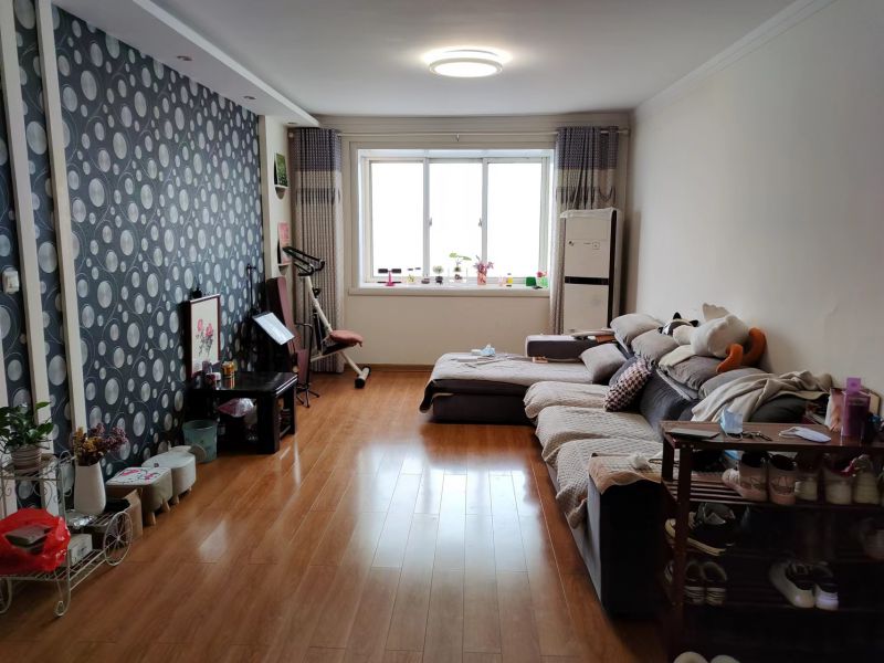 普通裝修3室2廳1衛(wèi)127m279萬元