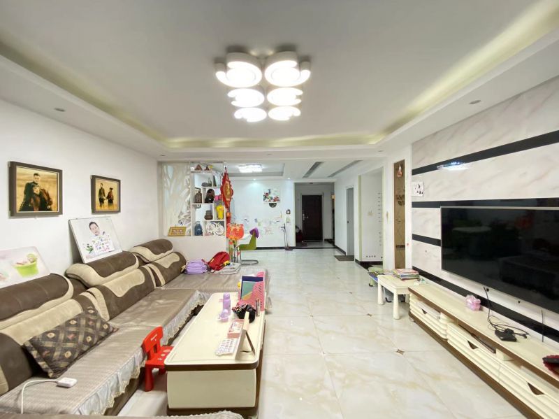 狀元府 中間好樓層 送儲 精裝修1室0廳0衛(wèi)136m2129萬元