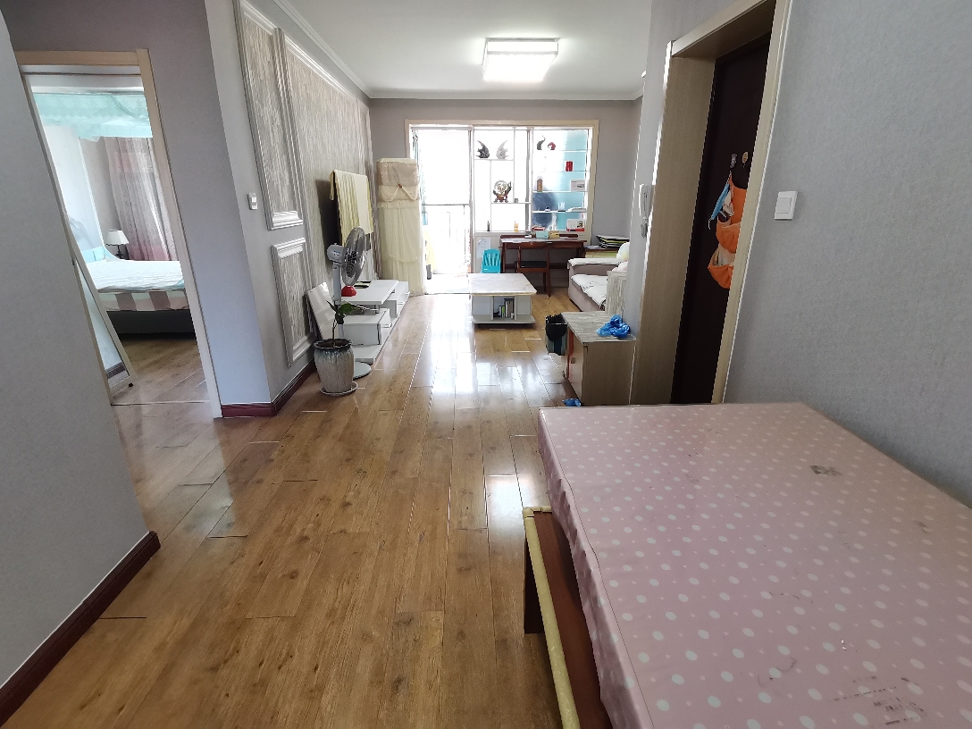 鴻福佳苑  精裝修2室2廳1衛(wèi)84m283萬元