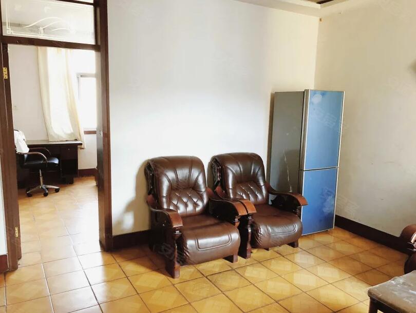 龍泉小區(qū)  3室1廳1衛(wèi)79m289萬元